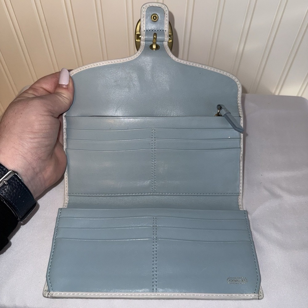 COACH BLEEKER WHITE LEATHER SNAP FLAP BLUE/WHITE DENIM SIGNATURE C LONG WALLET - Picture 9 of 16
